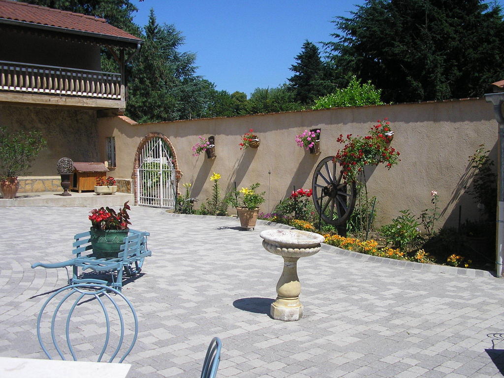 Отель Domaine De La Belliere Виллар-ле-Домб Экстерьер фото